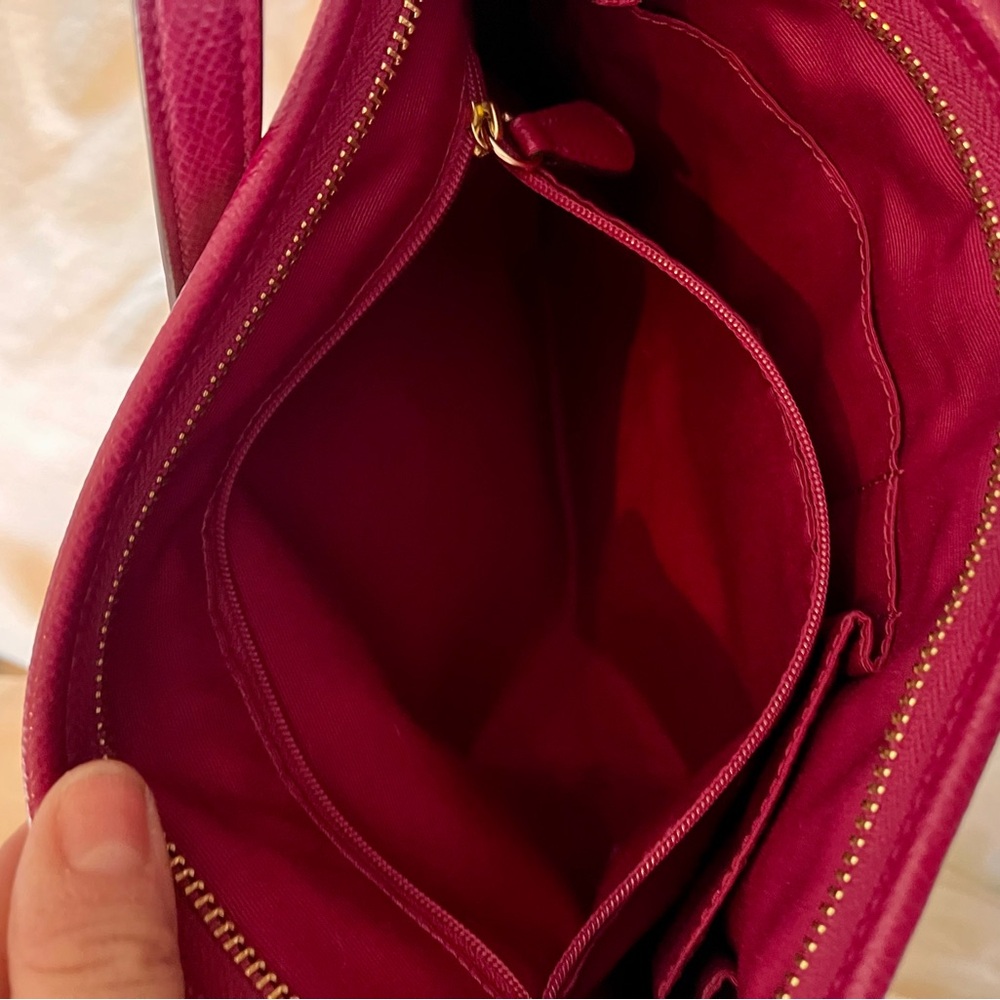 Coach Signature Crossbody - Picture 6 of 9